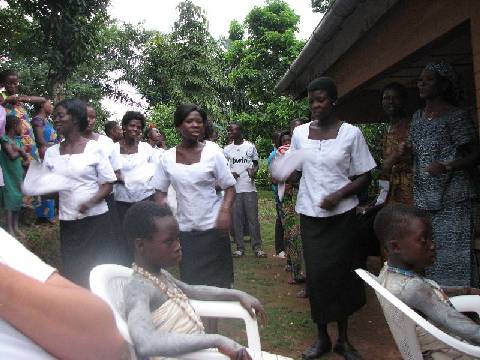 danse d'accueil au village